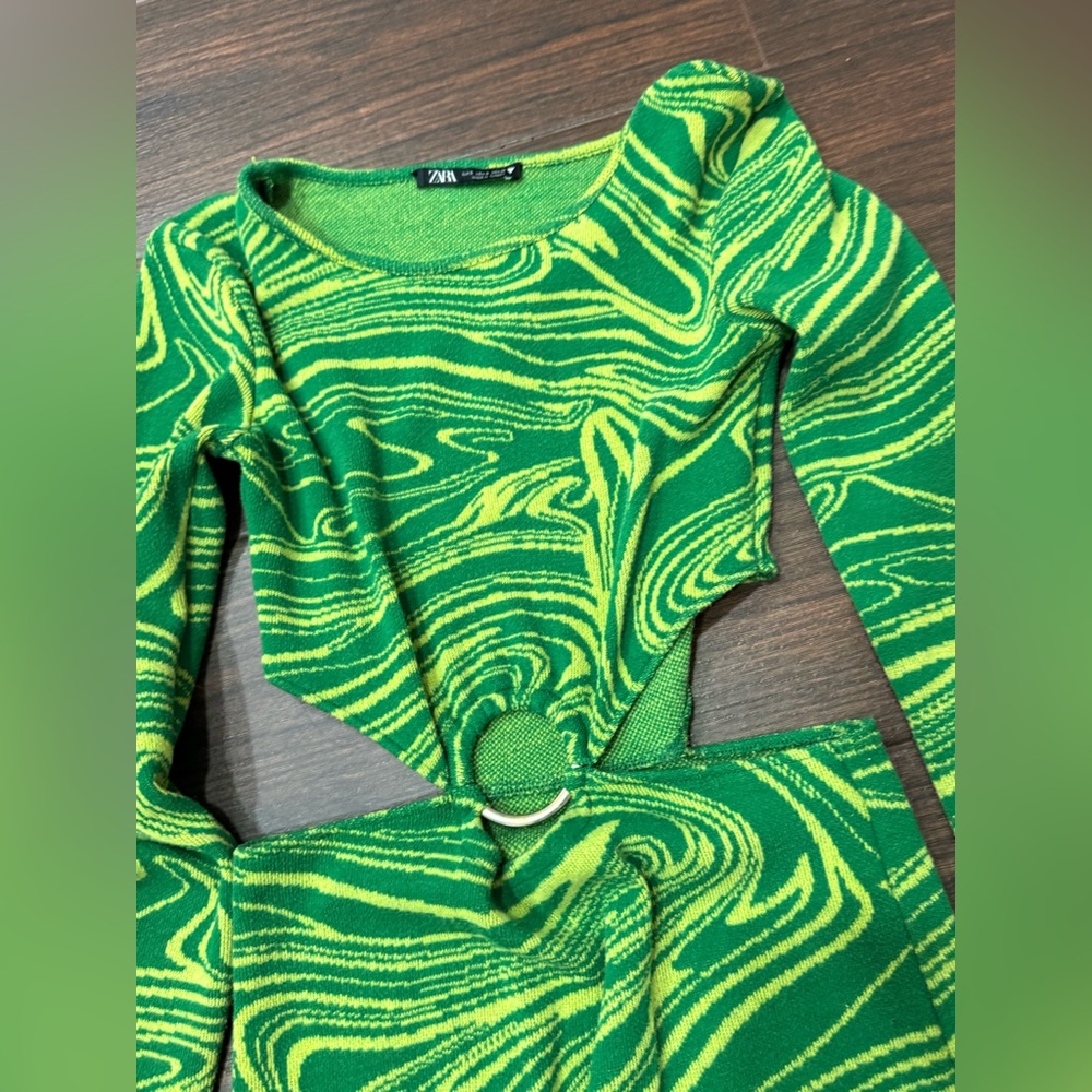 Zara Vibrant Green and Yellow Patterned Knit dress